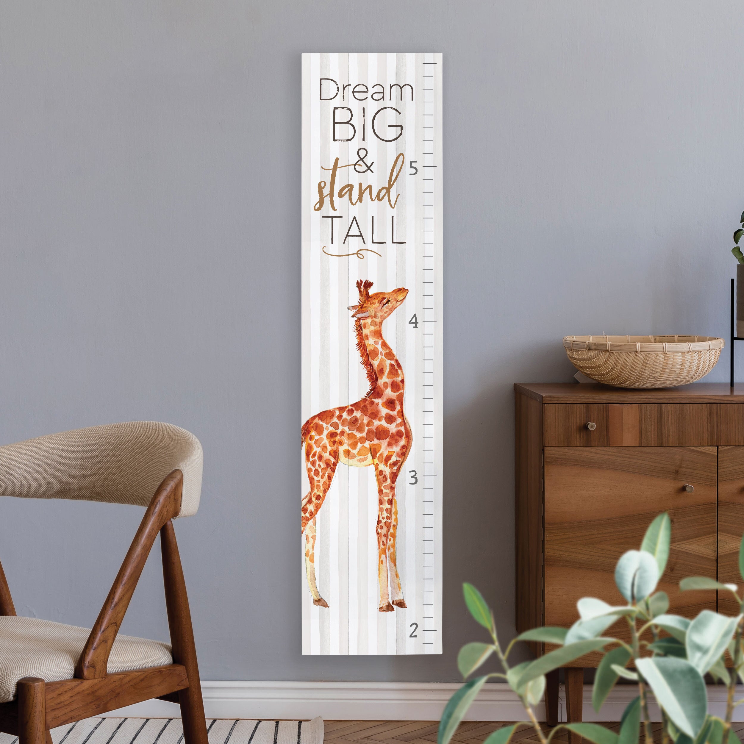 **Dream Big And Stand Tall Growth Chart Pallet Décor